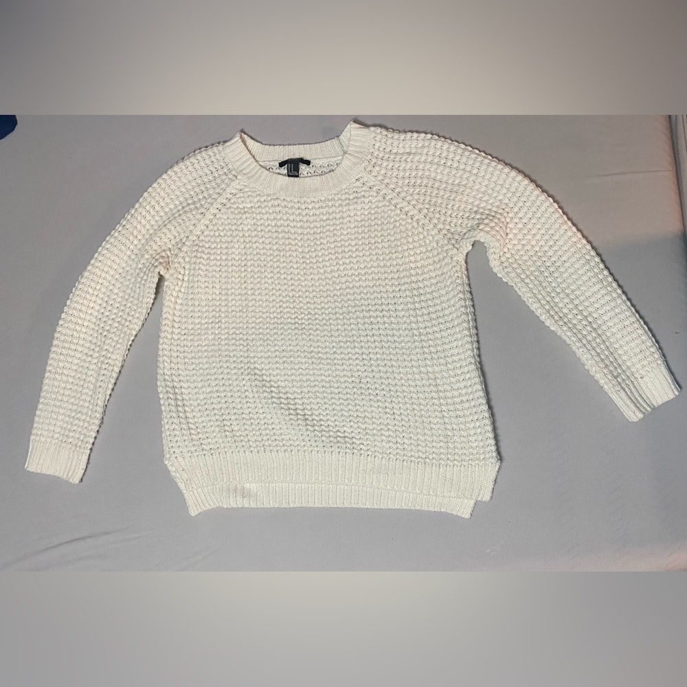 FOREVER 21 white sweater (M)